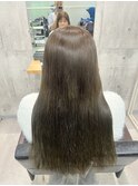 オリーブグレージュ