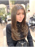ロングレイヤー/レイヤーカット/前髪あり/ベージュカラー/30代
