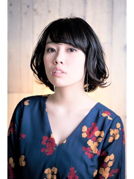 コマ(coma) 【中野coma】黒の色気、動きのあるボブスタイル、タンバルモリ