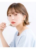 シースルーバングハイライトオリーブカラーボブ