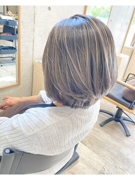 ヘアメイク ゼロ(0) White page