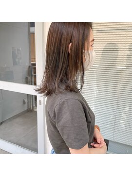 ミント(mint) ロブスタイル/ロブ/ボブ/切りっぱなしボブ/グレージュ