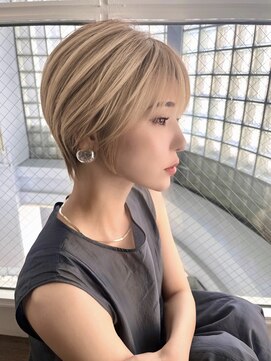 ミリア(MILIA) 20代30代40代大人ハイトーンショート/ミルクティーベージュ