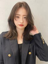 ノイ(noi)&nbsp;顔周りレイヤーカットミルクティーベージュカラー前髪カット