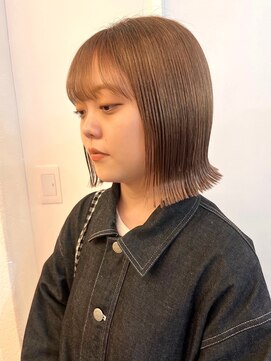 パーク 福岡天神西通り店(parc) 外ハネボブ　艶感　切りっぱなしボブ　ミルクティーベージュ