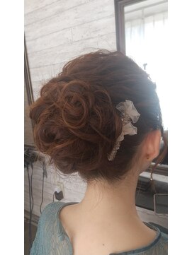 アンフィ(Amphi) ゆるふわ上目アップ