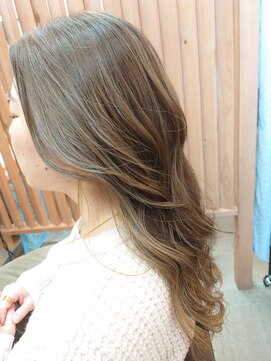 オッジ 箕郷店(Oggi) インナーカラー(明るめベージュ)12月