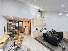 少人数制のプライベートサロン