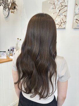 ジジ チーク 栃木(Gigi cheek) オリーブベージュカラー