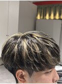ハイライト刈り上げマッシュ