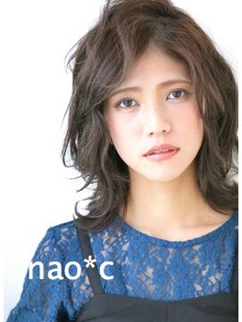 ナオシ トレス 富雄店(nao*c tres) 【奈良/富雄nao*c】ひし形シルエットユルフワ外ハネミディー