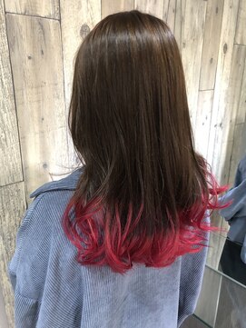 トムキャット(TOM CAT) 【新宿TOMCAT】毛先カラーピンク