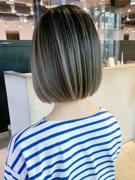 アイティー バイ アルバム 中野店(IT by ALBUM) 大人バレイヤージュ_斜めバンググレージュカラー_ba448151