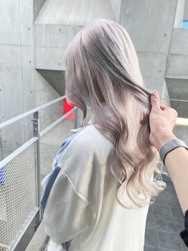 ラヴィキョート(Lavy kyoto) ホワイトカラー大人可愛い20代30代40代小顔ロングレイヤー