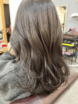 レイリー(LAiLy) ユル巻き ミディアムスタイル