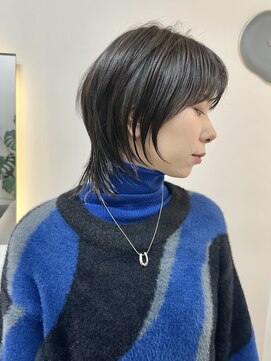 セルン(cerne) ウルフカットレイヤーカットウルフパーマショートミディアム