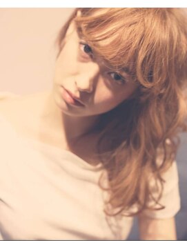 スターゴールド(STAR GOLD) 【ワイドバング×ハイトーンベージュ】おしゃれ上級スタイル