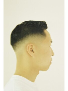 ヘアーコンセプト アイアイオ(HAIR CONCEPT iio) ミドルフェードスタイル