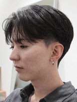 カルム(kalm)&nbsp;メンズセンターパートウルフセンターパートニュアンスパーマ襟足