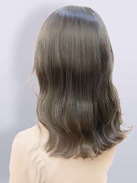 ユニ バイ マグ 長野店(Uni.by Mag) 透明感オリーブグレージュ◎ブリーチなし暗髪くびれ外ハネ