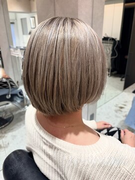 タカハシ ヘア アンド スパ(TAKAHASHI HAIR&SPA) ホワイトベージュ