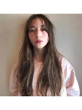 ベル 表参道店(Belle) 外国人風揺らぐカジュアルロングヘア〔Belle表参道〕