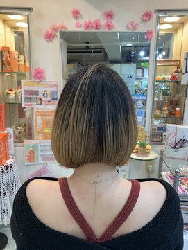 ヘアースタジオエル カットとヘッドスパ