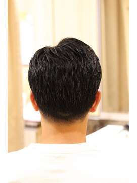 ヘアーモードキクチ 日本橋三越前店 ツーブロック センターパート