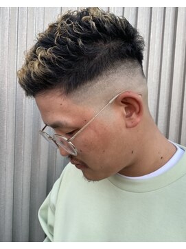 エヌズ(N's) 10代20代　スキンフェード　フェードカット