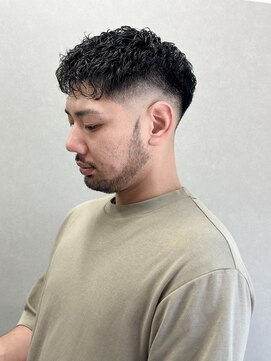 リタ(Rita) 濡れパンスキンフェード