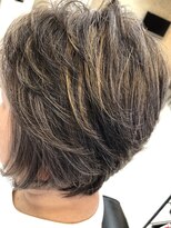 ヘアーデザインムーヴ(Hair design MOVE)&nbsp;白髪ぼかしハイライト　ベリーショート