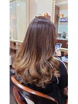 サンガツココノカ 美容室3月9日。 ベージュ系ナチュラルグラデーションカラー