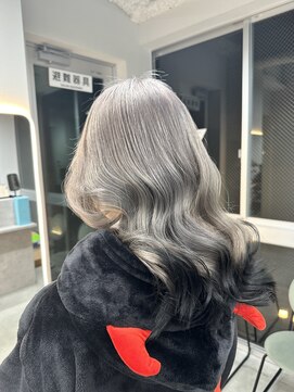 ロイオブジゼル(roi of GiseL) ホワイトシルバーandブラック