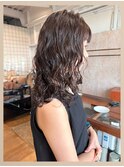 おおきめウェーブのロングパーマ