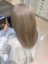 アウラ(AURA)&nbsp;盛岡駅ブリーチカラーハイトーンカラー顔周りレイヤーカット◆