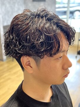 デプト(DEPT.) 波巻きスパイラルパーマセンターパートフェードツイストパーマ