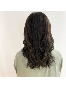 ジャン クロード ビギン 表参道店(JEAN CLAUDE BIGUINE) バレイヤージュで作るハイライトかきあげロング