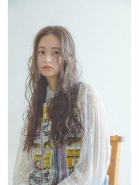 ページボーイ美容室 大人ロングの黒髪ウェーブ