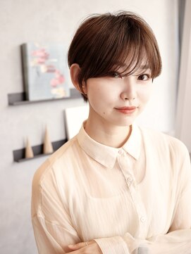 メゾンデエムスラッシュ センター北(Maison des M.SLASH) ニュアンスカラー/前下がり/小顔/大人ショート/センター北