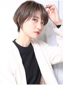 大人可愛い小顔ツヤ髪ツヤ感前下がりショートボブA5