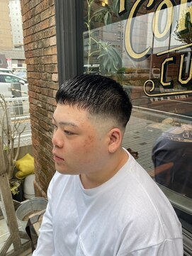 フォーコーナーズ(Four Corners) クロップスタイル/スキンフェード