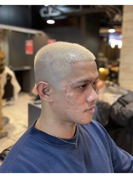 フランクスバーバー アンド ビアークラブ(FRANK'S BARBER and BEER CLUB) ハイスキンバズカットF