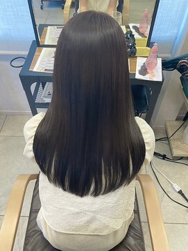 イーズヒュウ(ease HUE.) 透け感たっぷりの透明感ダークブラウン