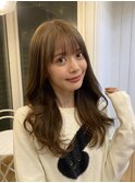 大人かわいい小顔ロングレイヤーまろベージュ艶髪ブリーチカラー