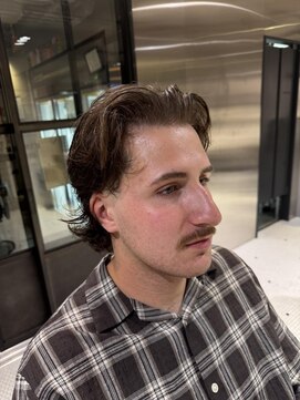 フランクスバーバーザスタンド(Frank’s barber the stand) スペインカール/スパイキーショート/フェザーパーマ/飯田橋E