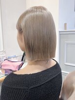 ヒビヲ(HIBIO) 横浜ハイトーンボブタッセルボブ外ハネボブミルクティーベージュ