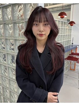 クリム(qulim) ワインレッド×色気レイヤーカット