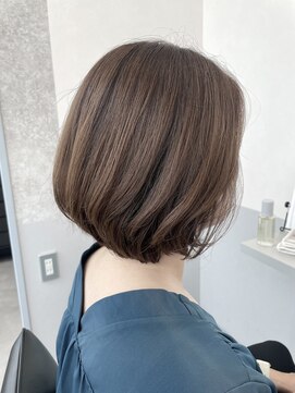 トッカ 茨木(tocca) 360度どこから見ても美シルエット×大人ショートボブ