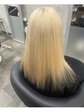 ヘアーメイクフィールヒルズ(FEEL HILLS) ホワイトブロンド