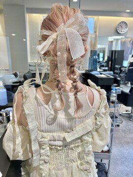 ケンジ 横浜(KENJE) ツインヘア/ゆるふわヘア/ポニーテールアレンジ/お呼ばれヘア